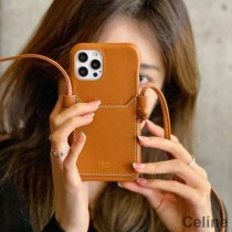 Cás Celine iPhone I Leathar Le Sealbhóir Cárta agus Strap Donn