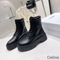 Dámske objemné šnurovacie čižmy Celine z teľacej kože s Triomphe čierna